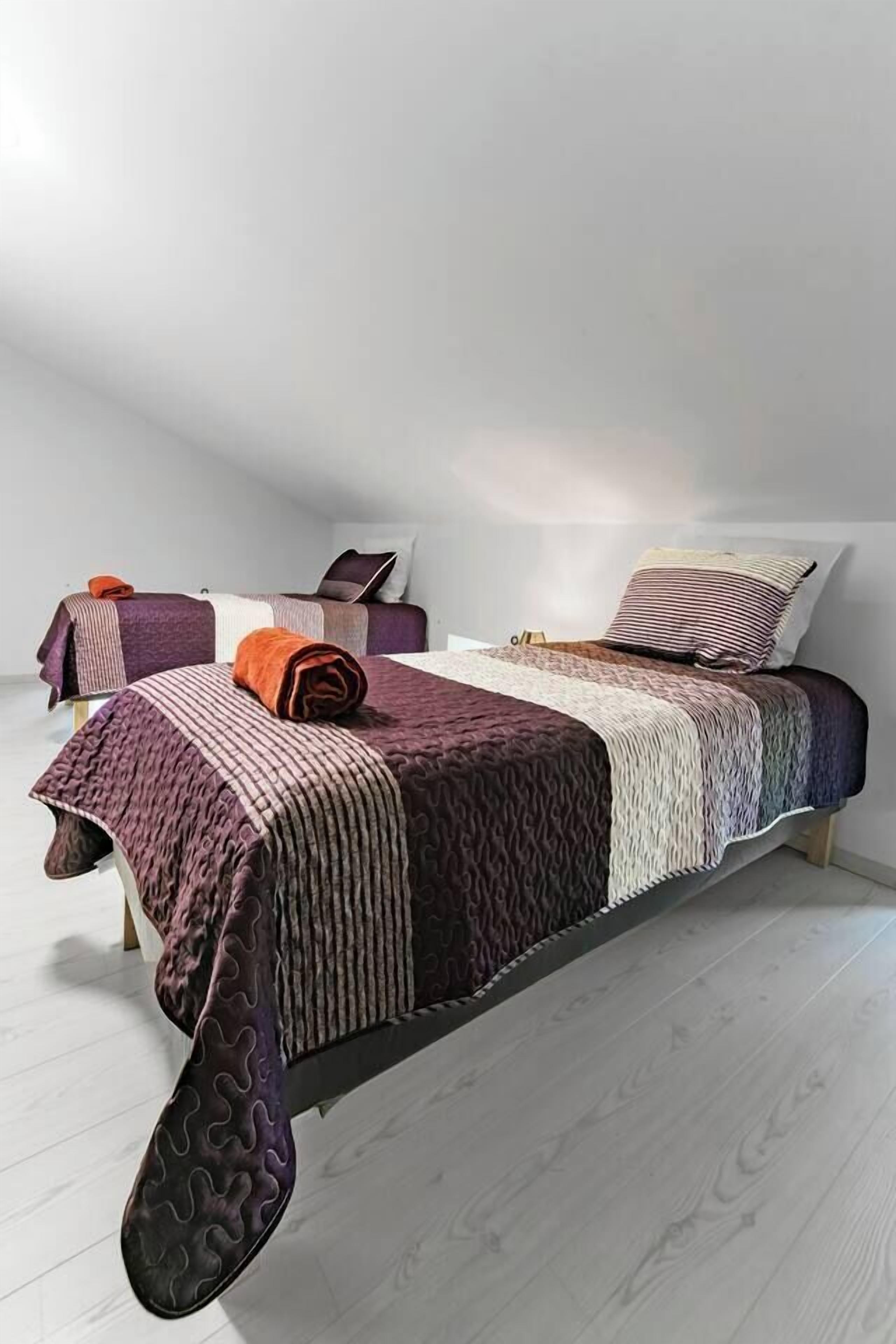 Strykejern/-brett, reiseseng for barn, wi-fi og sengetøy