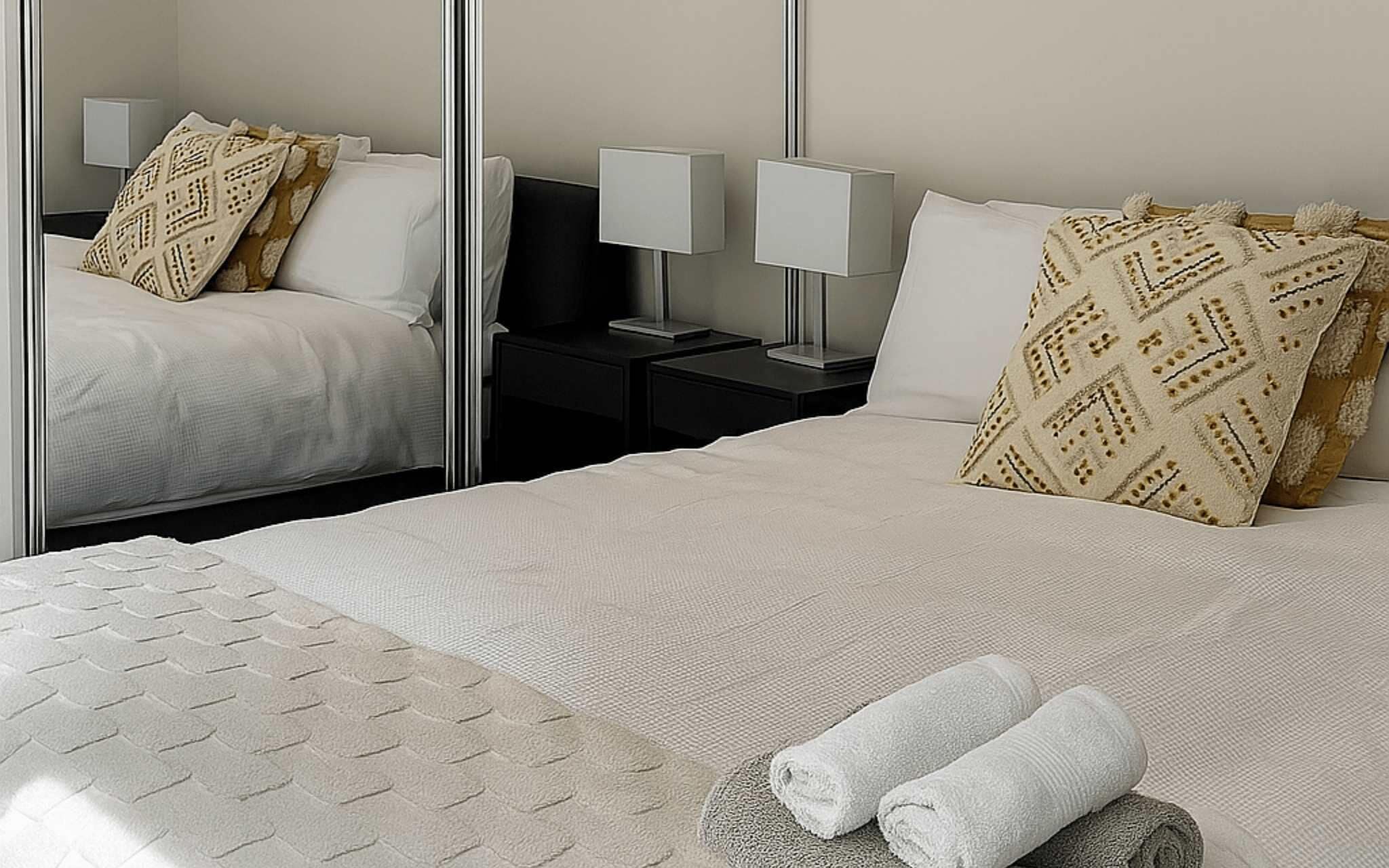 2 bedrooms, iron/ironing board, Internet, bed sheets