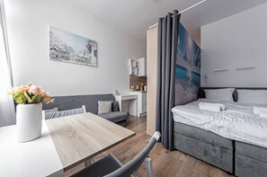 Iron/ironing board - RentPlanet - Czeremchowa (Poznań)