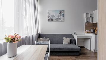 Studio | Iron/ironing board