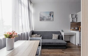 Studio | Iron/ironing board - RentPlanet - Czeremchowa (Poznań)