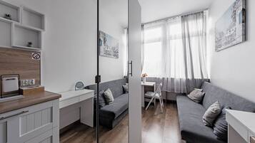 Studio | Iron/ironing board