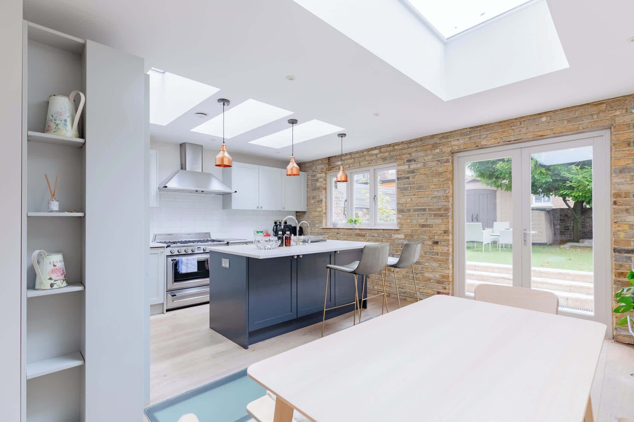 Geladeira, fogão, cooktop, cafeteira/chaleira