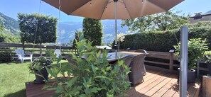 Outdoor dining - Apartment “Wiese” with Balcony and Wi-Fi (Zellberg)