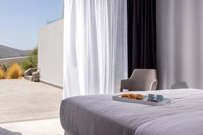 5 bedrooms, in-room safe, iron/ironing board, free WiFi - Endearing Crete Beachfront Villa | Villa Minoan Horizon | 5 Bedrooms |. (Heraklion)