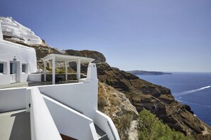 Property grounds - Endearing Santorini Suite | Eruption Escape Suite | Breathtaking Caldera and. (Santorini)