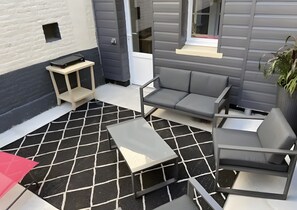 Terrace/patio - Au Bois Dormant Holiday Home (Crécy en Ponthieu)