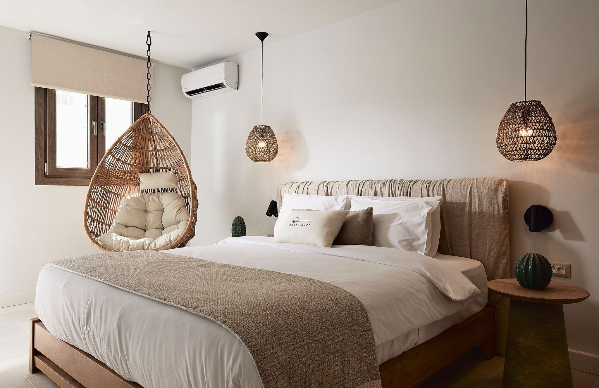 3 bedrooms, in-room safe, iron/ironing board, WiFi (free)