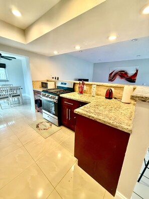 Fridge, microwave, oven, stovetop - Bright & Spacious Sunrise 3 Bedroom Retreat (Sunrise)