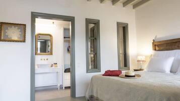 1 bedroom, in-room safe, iron/ironing board, WiFi (free)