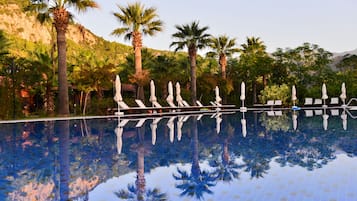 Seasonal outdoor pool