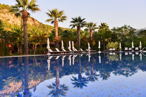 季節性室外泳池