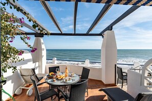 Outdoor dining - Sea-view apartment in Malaga with terrace (Malaga)
