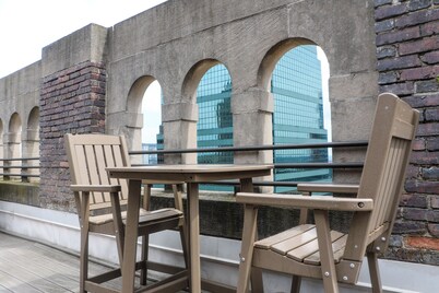 Cozy apartment in charming Baltimore with fitness room and AC