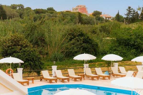 Pool - Villa 'Inva Korfu' with Lake View, Wi-Fi, and Air Conditioning (Kavos)