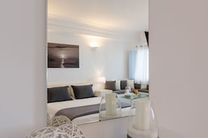 1 slaapkamer, een kluis op de kamer, een strijkplank/strijkijzer