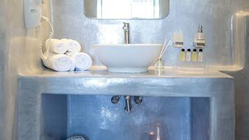 Shower, towels, soap, shampoo