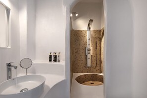 Shower, towels, soap, shampoo - Majestic Santorini Suite | Mystic Cave Suite | Breathtaking Caldera and Sea. (Oia)