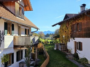 Exterior - Rost Apartments - Chalet apartment for up to 8 people near Staffelsee (Uffing am Staffelsee)