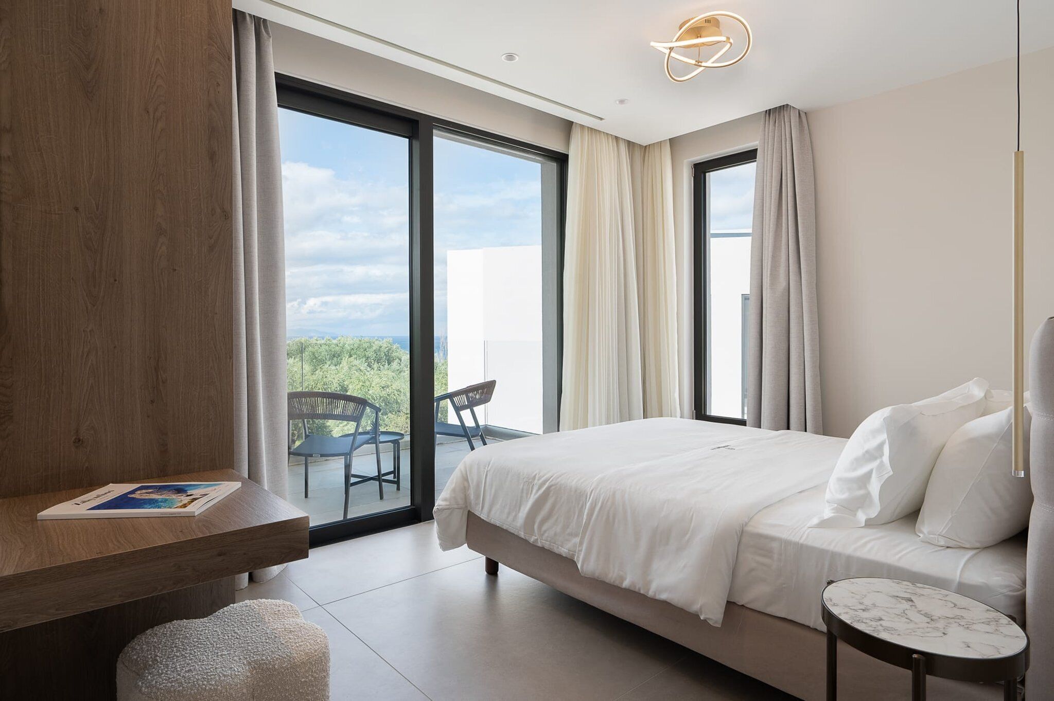 5 bedrooms, in-room safe, iron/ironing board, free WiFi