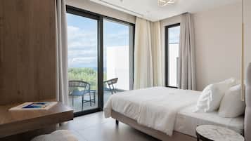5 bedrooms, in-room safe, iron/ironing board, free WiFi
