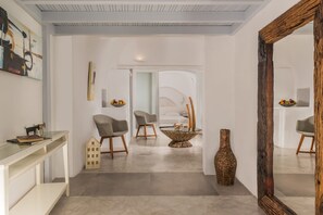 Interior - Alluring Santorini Suite | Sunset Embrace Cave Suite | 2 Bedrooms |. (Oia)