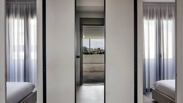 In-room safe, iron/ironing board, free WiFi