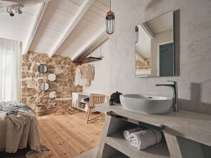 4 slaapkamers, een kluis op de kamer, een strijkplank/strijkijzer