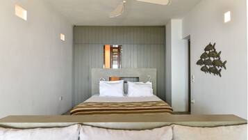 1 soveværelse, pengeskab på værelset, strygejern/strygebræt