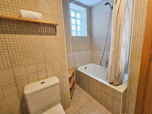 Comfort Apartment | Bathroom - Apartamentos Escarrilla Suites 3000 (Escarrilla)
