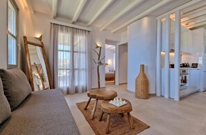 Ett bordtennisbord och en stereo