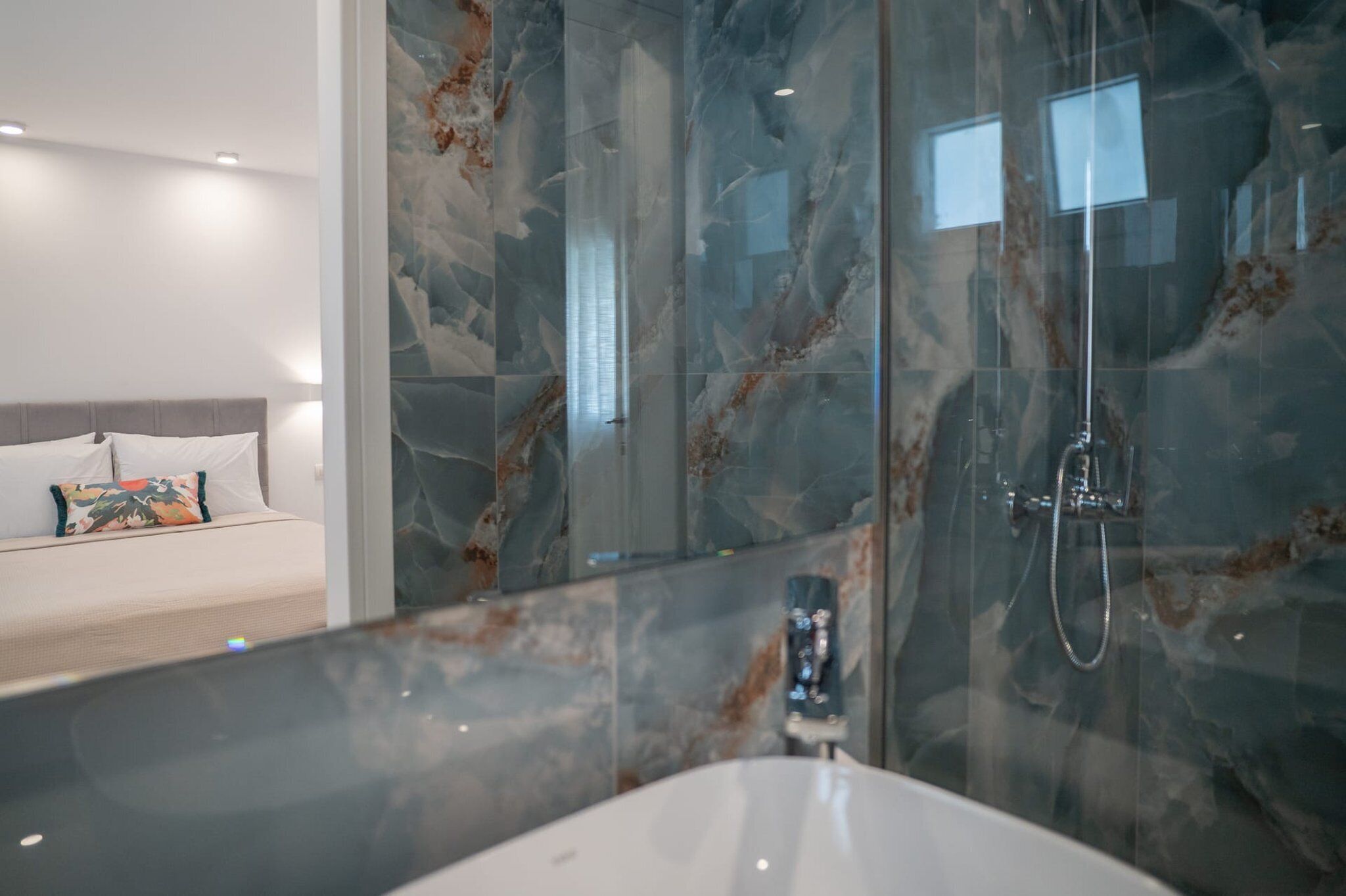 Dusche, Handtücher, Seife, Shampoo