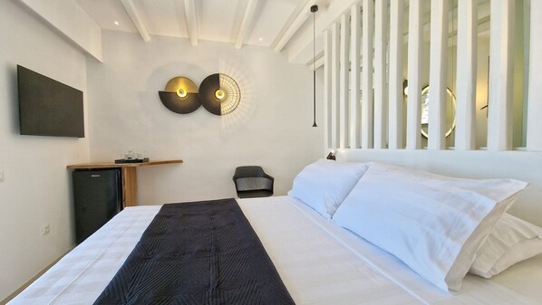 1 bedroom, in-room safe, iron/ironing board, free WiFi