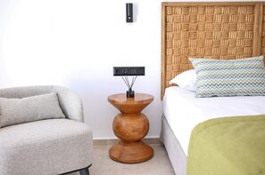 セーフティボックス (室内)、アイロン / アイロン台、旅行用ベビーベッド、WiFi (無料)