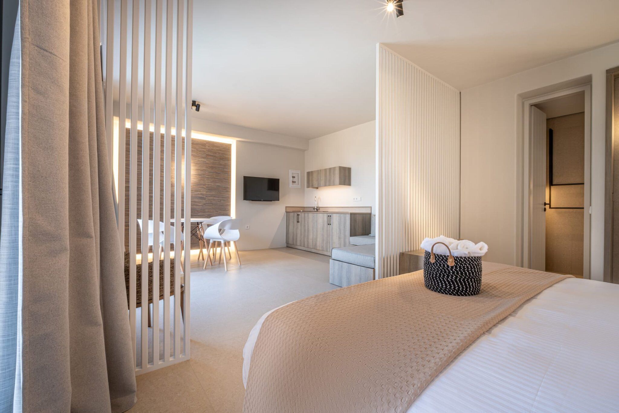 1 slaapkamer, een kluis op de kamer, een strijkplank/strijkijzer