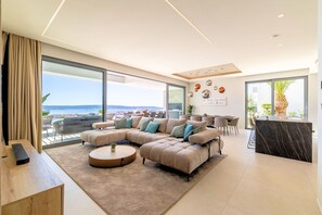 Stereo - Villa Azurea Vista | Trogir-Split | Infinity Pool | Sea Views | Luxury Coastal. (Kastel Stari)