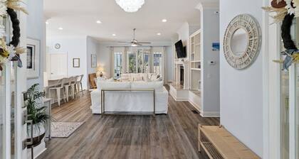 Carol's Retreat Saint Simons Island ~ Coastal 4BR Retreat Sleeps 10