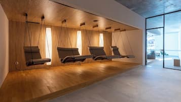 Sauna, bañera de hidromasaje, baño turco, masajes deportivos, masajes