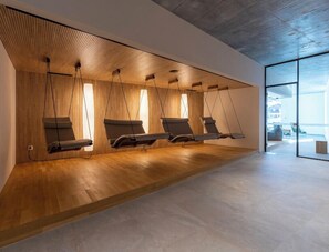 Een sauna, een bubbelbad, een stoombad, sportmassages
