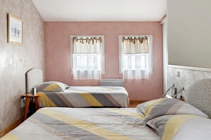 1 bedroom, iron/ironing board, WiFi, bed sheets