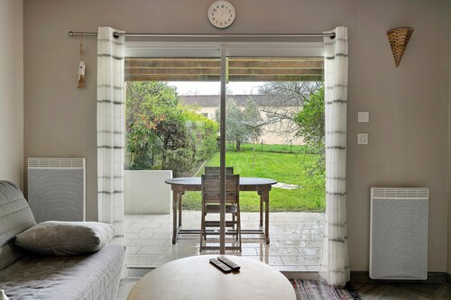 Holiday Home 'Gîte Le Fief De La Fontaine' with Private Terrace, Shared Garden and Wi-Fi