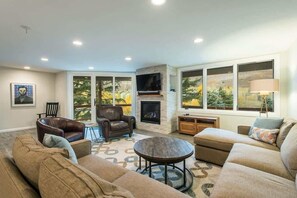 TV, fireplace, offices - Snowcap Lodge: Spacious Townhome w/ Hot Tub (Park City)
