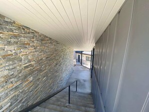 Entry stairway - Snowcap Lodge | Sauna, Hot Tub & Mountain Fun (Park City)