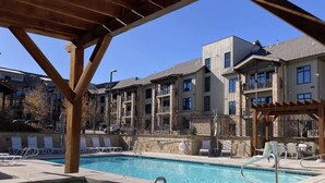 Pool - Greg's Canyons Home Walk Ski Lift Private Hot Tub (Park City)