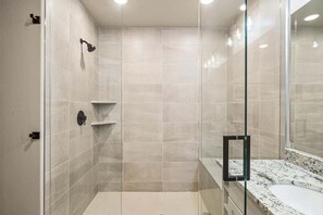 Walk in shower with built in bench - Canyons Mountain Views - Private Hot Tub, Golf (Park City)