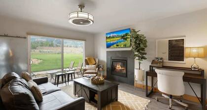 Ski Vista: Chic Condo Near the Canyons Slopes