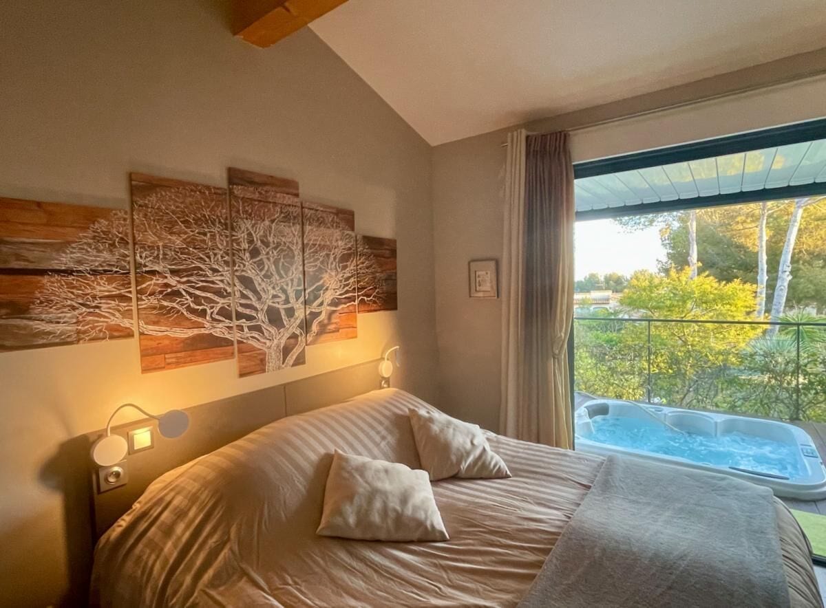 Vila superluxo, 4 quartos, piscina particular, vista para o mar | Roupas de cama premium, cofres nos quartos, quartos à prova de som