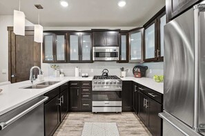 Fridge, microwave, oven, stovetop - Maya's Ski & Golf Home Mountain Views Pool Hot Tub (Park City)