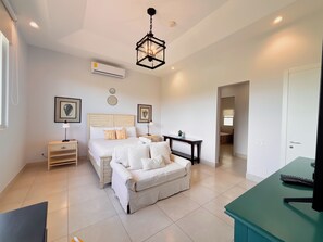 3 bedrooms, iron/ironing board, free WiFi, bed sheets - Sophisticated 3 br and private pool at Laguna (Rio Hato, Provincia de Coclé)