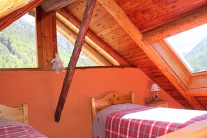 5 slaapkamers, een strijkplank/strijkijzer, reisbedje, gratis wifi